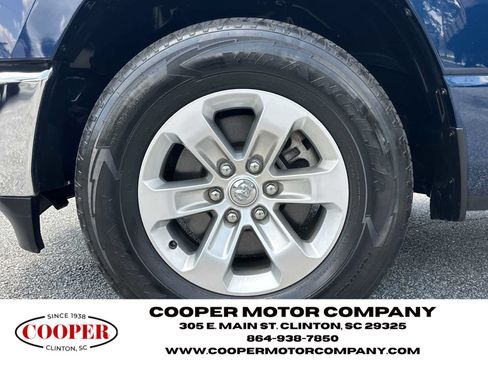 Used 2024 RAM 1500 Laramie AWD/4WD image 11