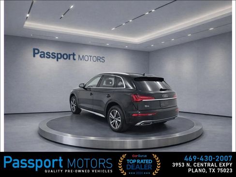 Used 2023 Audi Q5 2.0T Premium w/ Convenience Package image 3