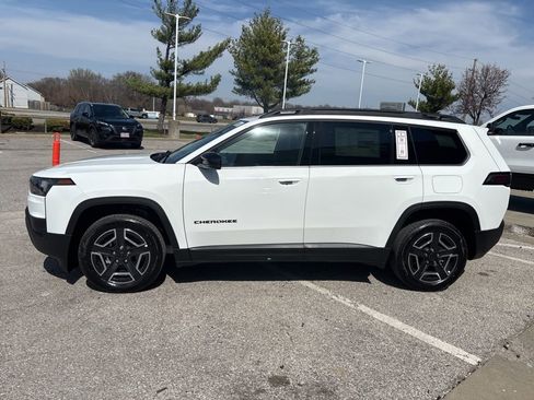 New 2026 Jeep Cherokee Limited AWD/4WD image 18