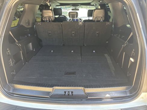 Used 2020 Ford Expedition XLT w/ Equipment Group 202A RWD image 9