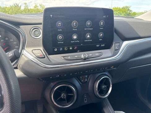 Used 2025 Chevrolet Blazer LT FWD image 7