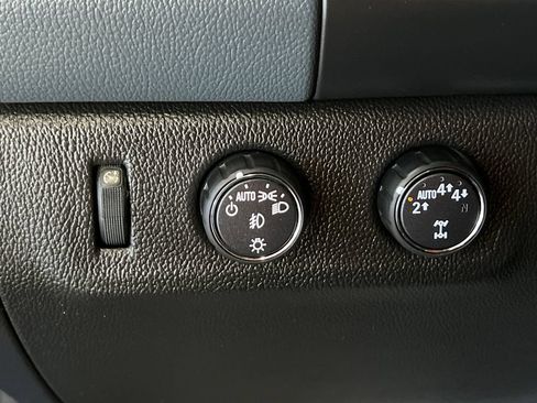 Used 2021 Chevrolet Colorado Z71 AWD/4WD image 25