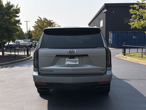 Used 2025 Cadillac Escalade ESV Sport Platinum w/ LPO, ONYX Package AWD/4WD image 73