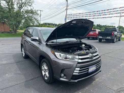 Used 2019 Toyota Highlander Limited image 38