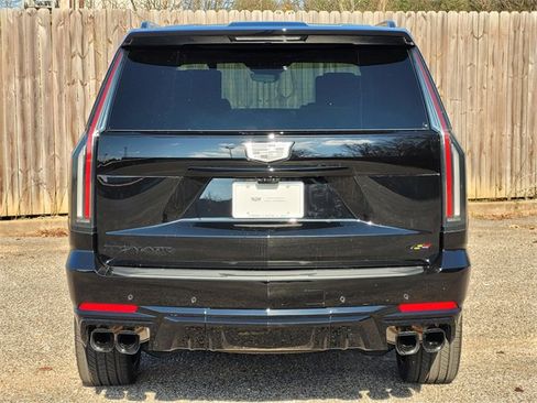 Used 2025 Cadillac Escalade V w/ LPO, ONYX Package image 5