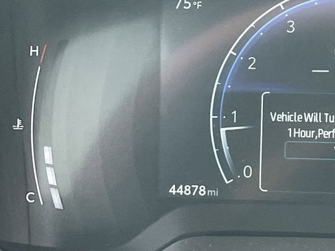 Used 2024 Toyota Corolla Cross XLE image 7