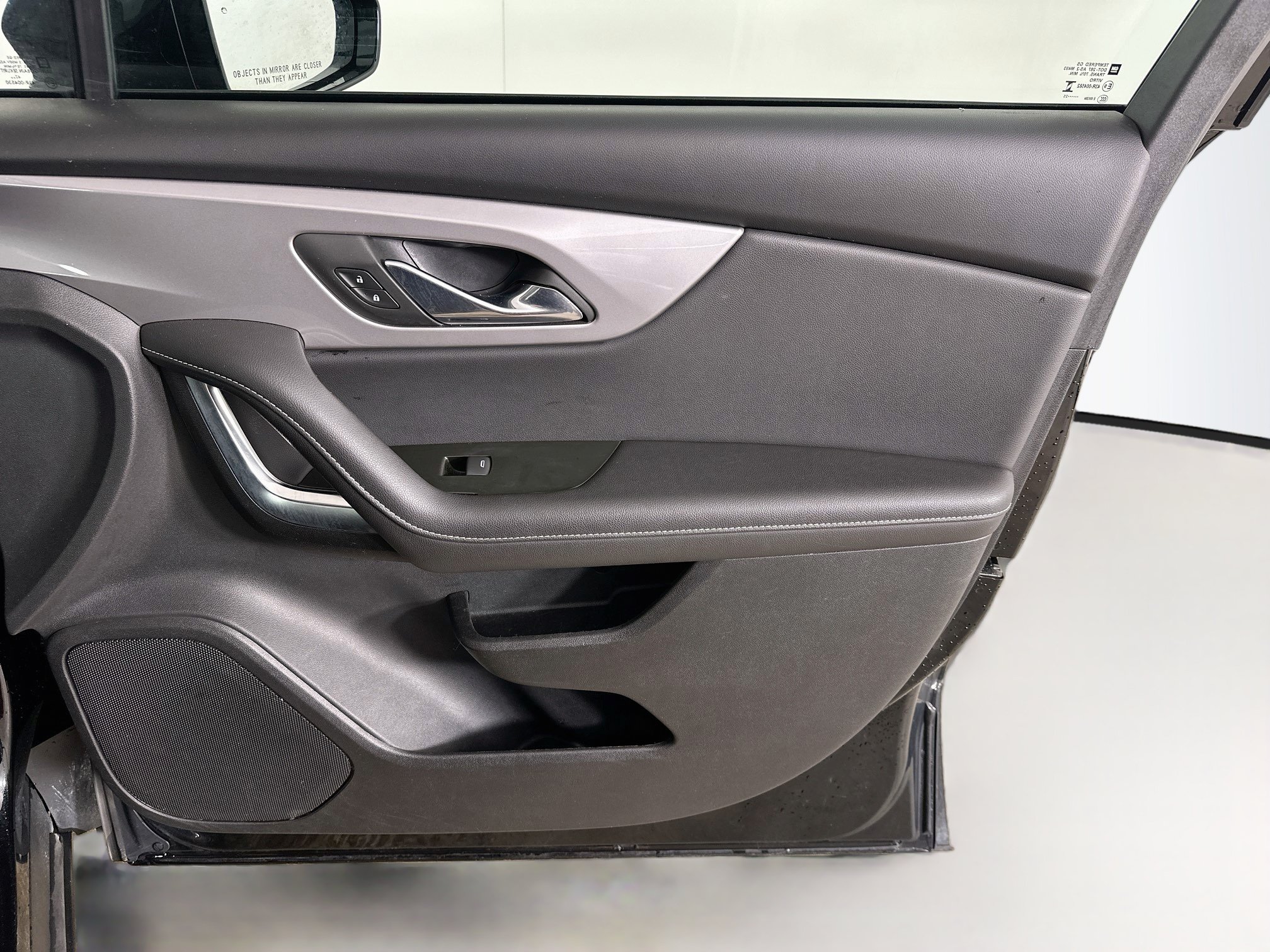 Used 2025 Chevrolet Blazer LT FWD image 31