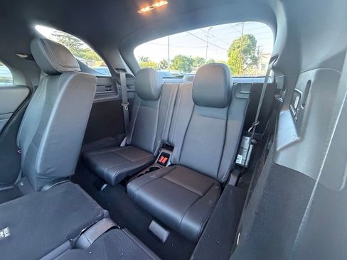 Used 2024 Mercedes-Benz GLE 350 4MATIC w/ AMG Line Exterior image 9