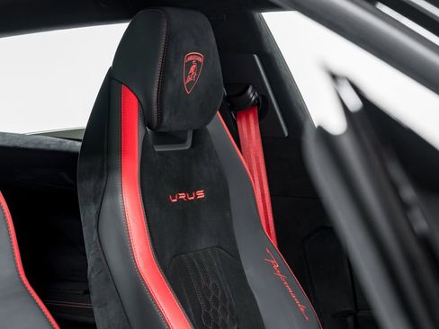 Used 2023 Lamborghini Urus Performante AWD/4WD image 40