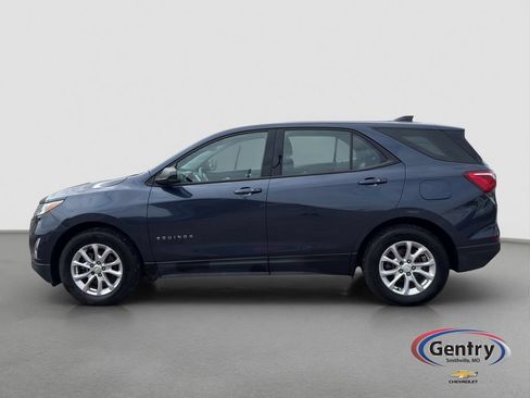 Used 2019 Chevrolet Equinox LS FWD image 3
