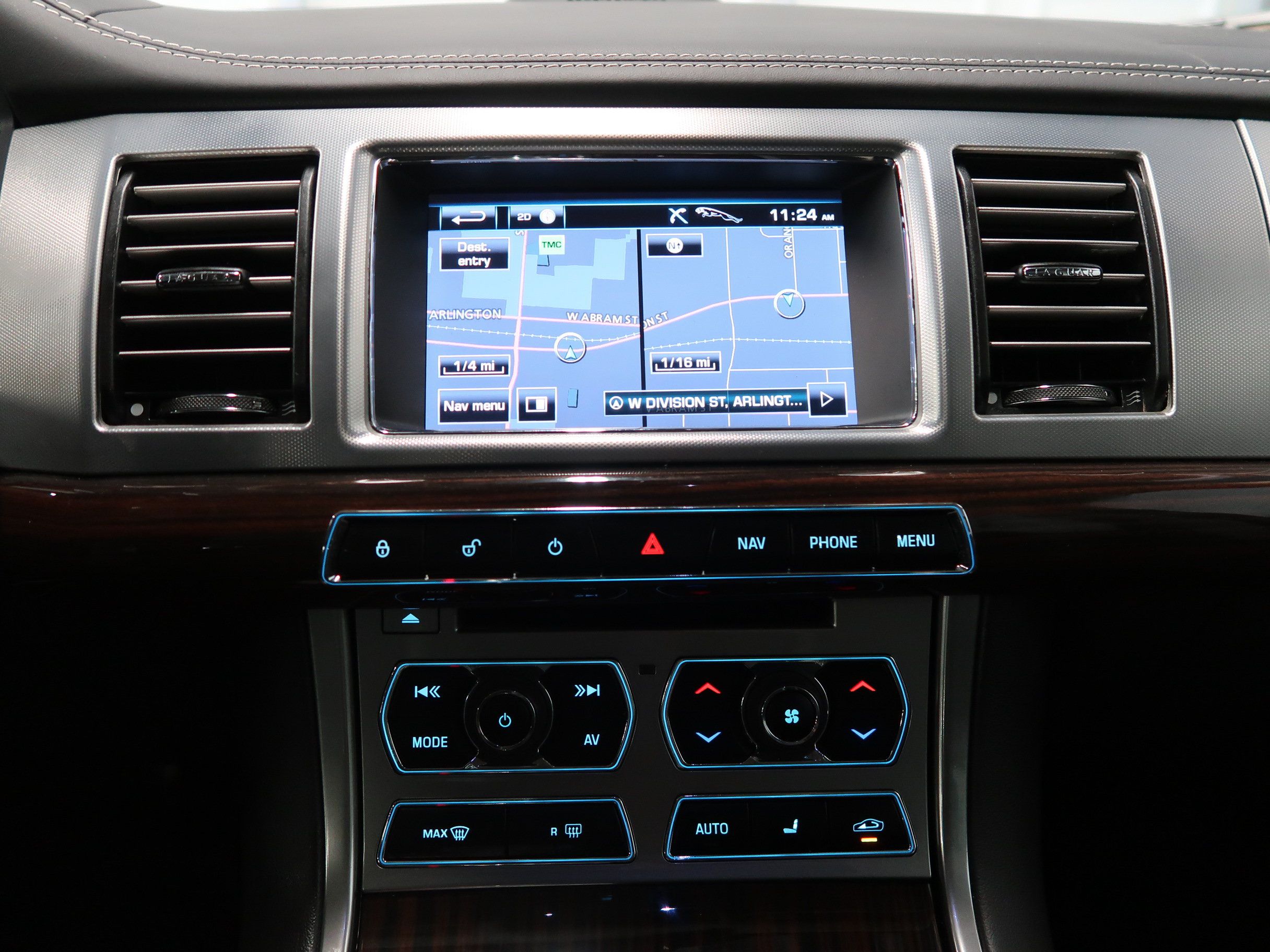 Used 2012 Jaguar XF Portfolio RWD image 16