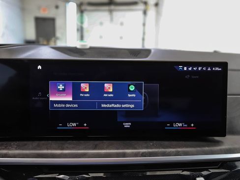 Used 2023 BMW X7 xDrive40i w/ Executive Package AWD/4WD image 16