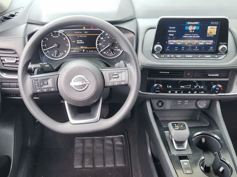 Used 2024 Nissan Rogue SV image 21