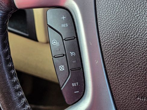 Used 2014 Cadillac Escalade Luxury AWD/4WD image 23