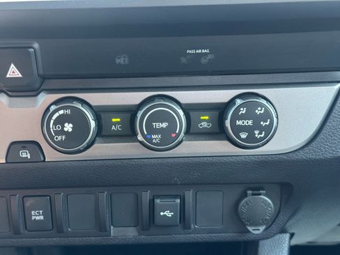 Used 2022 Toyota Tacoma SR w/ SX Package image 25