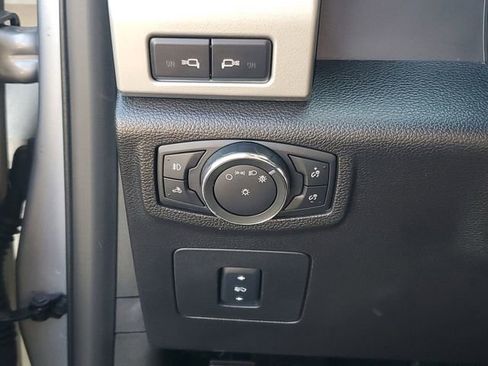 Used 2017 Ford F150 Lariat image 22