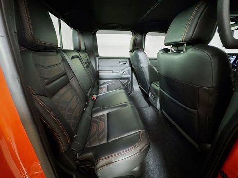 Used 2025 Nissan Frontier PRO-4X w/ Pro Premium Package image 33