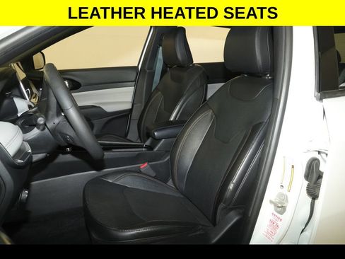 Used 2023 Jeep Compass Limited AWD/4WD image 3