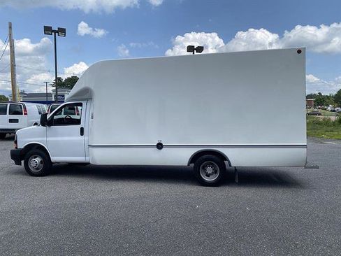 Used 2023 Chevrolet Express 3500 w/ Power Convenience Package RWD image 26