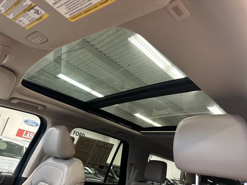 Certified 2022 Ford Expedition Max Limited image 4