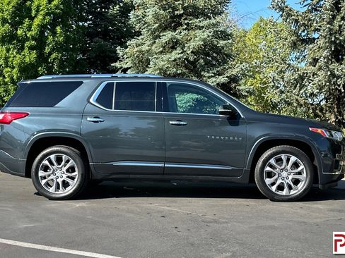 Used 2019 Chevrolet Traverse Premier image 3