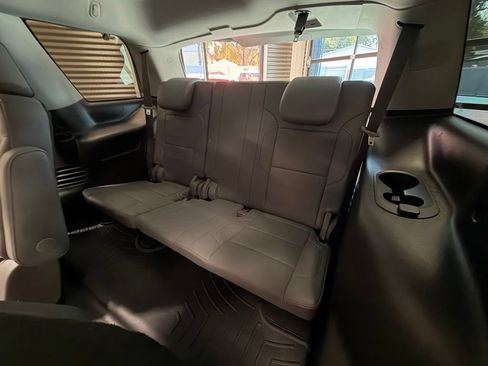 Used 2020 Chevrolet Tahoe LT w/ Luxury Package AWD/4WD image 7
