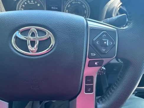 Used 2019 Toyota Tacoma SR5 AWD/4WD image 19