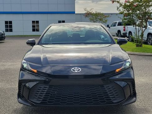 Used 2025 Toyota Camry SE FWD image 8