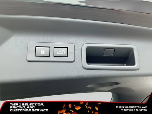 Used 2025 Subaru Forester Touring w/ Popular Package - Touring AWD/4WD image 19