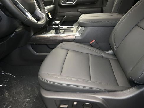 New 2026 Chevrolet Silverado 1500 LTZ w/ LTZ Premium Package AWD/4WD image 13