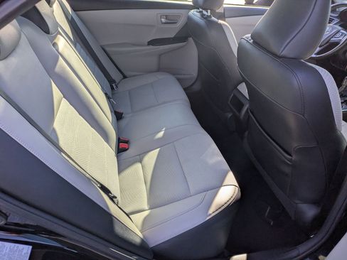 Used 2017 Toyota Camry SE image 29