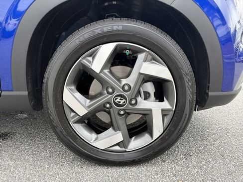 Certified 2025 Hyundai Venue SEL FWD image 12