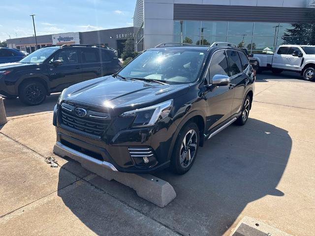 Used 2024 Subaru Forester Touring w/ Convenience Package AWD/4WD image 2