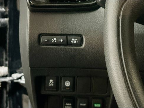 Used 2020 Nissan Rogue Sport SV image 10