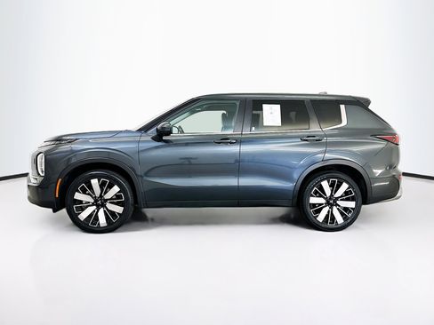 Used 2025 Mitsubishi Outlander SE AWD/4WD image 4