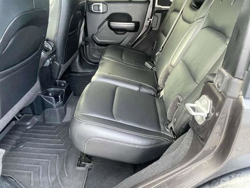 Used 2020 Jeep Wrangler Unlimited Sport image 12