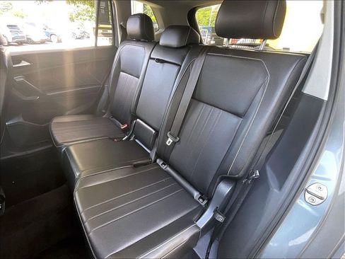 Used 2024 Volkswagen Tiguan SE AWD/4WD image 15