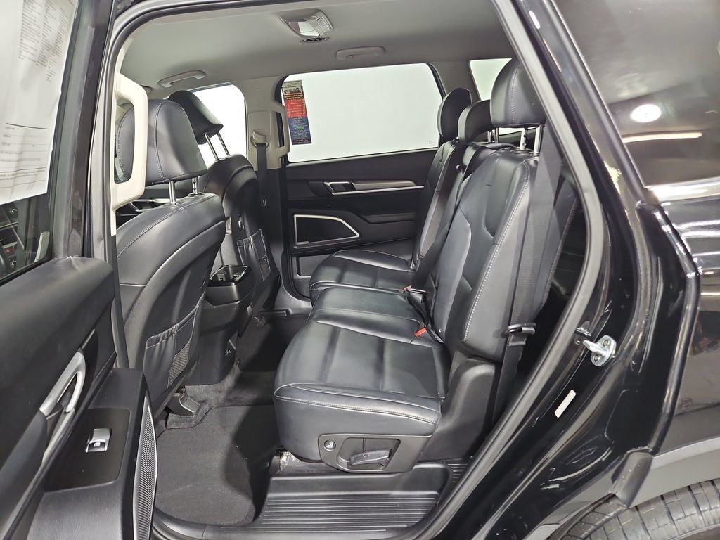 Used 2020 Kia Telluride LX FWD image 24