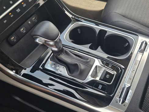 Used 2023 Kia Carnival SX Prestige FWD image 18