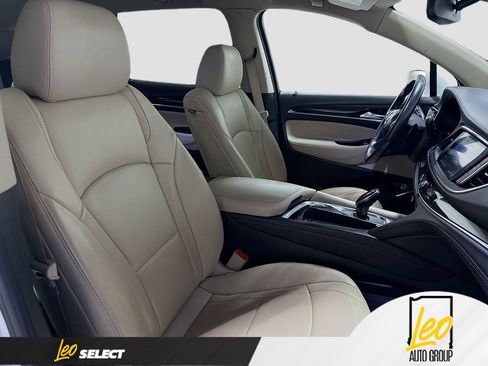 Used 2020 Buick Enclave Essence FWD image 31