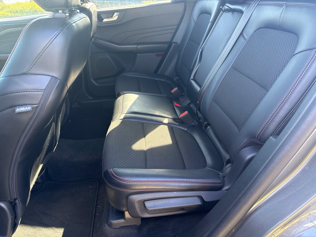 Used 2025 Ford Escape ST-Line Select AWD/4WD image 19