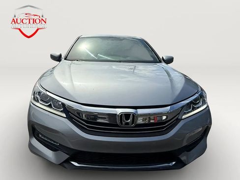 Used 2017 Honda Accord Sport image 2