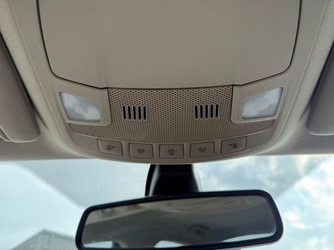 Used 2019 Ford Fusion SE FWD image 14