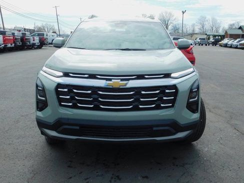 Used 2025 Chevrolet Equinox LT w/ Convenience Package II image 3