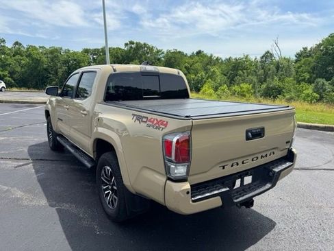 Used 2020 Toyota Tacoma TRD Sport w/ Technology Package AWD/4WD image 5