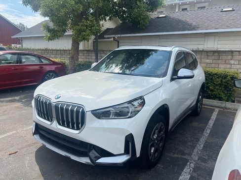 Used 2023 BMW X1 xDrive28i w/ Convenience Package AWD/4WD image 3