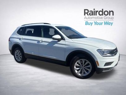 Used 2018 Volkswagen Tiguan SE w/ Panoramic Sunroof Package