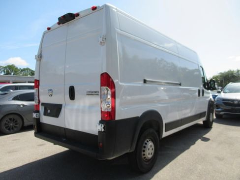 Used 2025 RAM ProMaster 2500 w/ Convenience Group FWD image 4