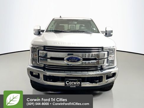 Used 2019 Ford F250 Lariat w/ Lariat Value Package AWD/4WD image 4