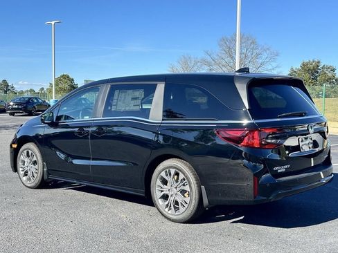 New 2026 Honda Odyssey Touring image 28